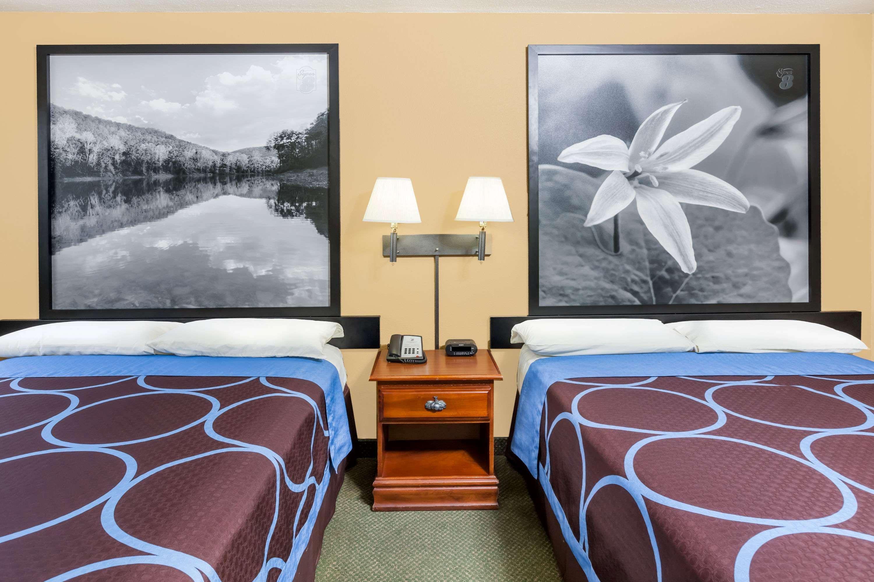Super 8 By Wyndham Pine Bluff Hotel Buitenkant foto