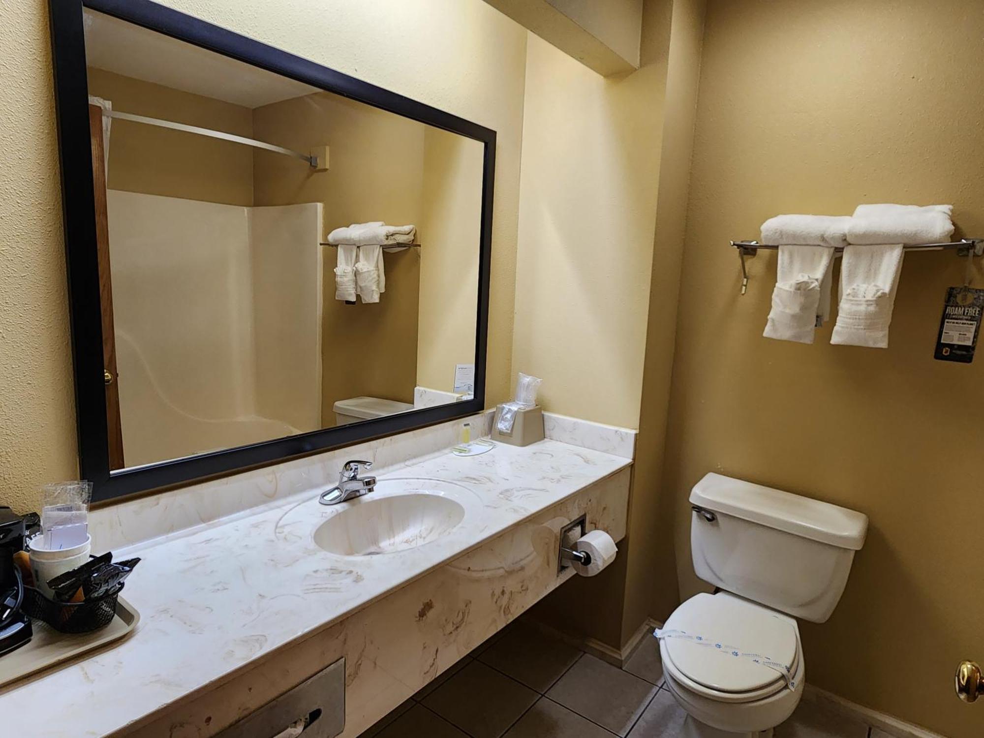 Super 8 By Wyndham Pine Bluff Hotel Buitenkant foto