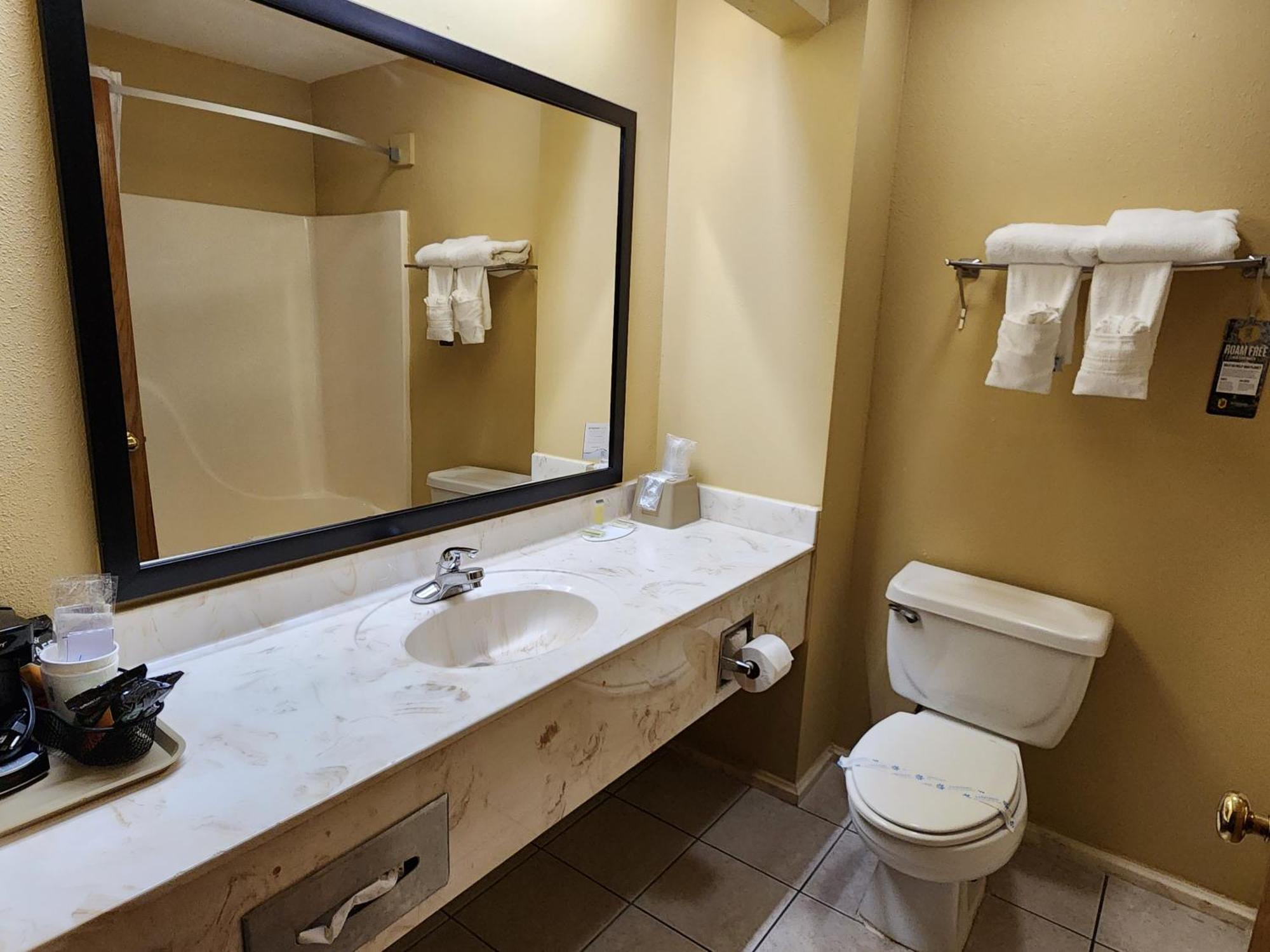 Super 8 By Wyndham Pine Bluff Hotel Buitenkant foto