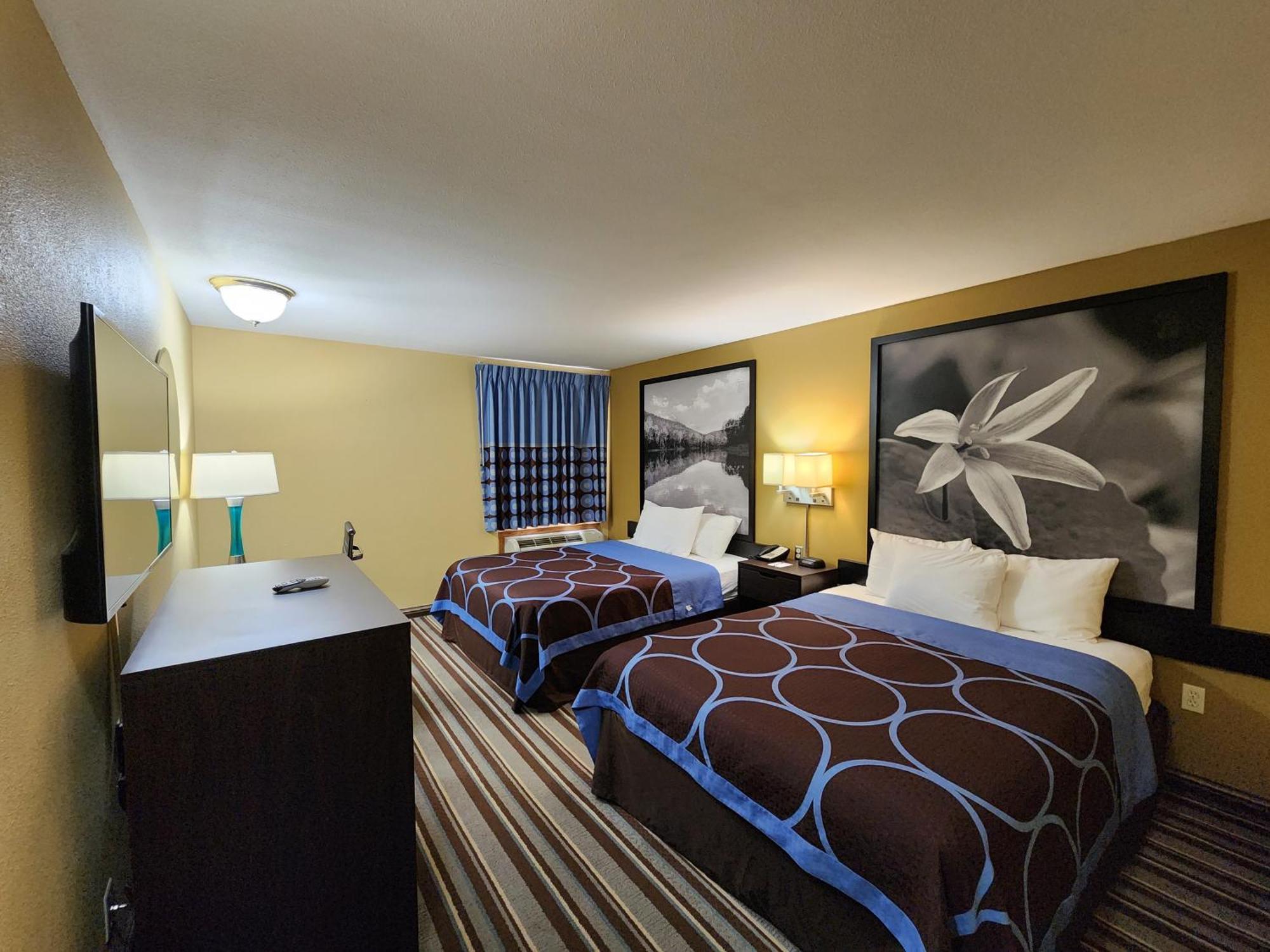 Super 8 By Wyndham Pine Bluff Hotel Buitenkant foto