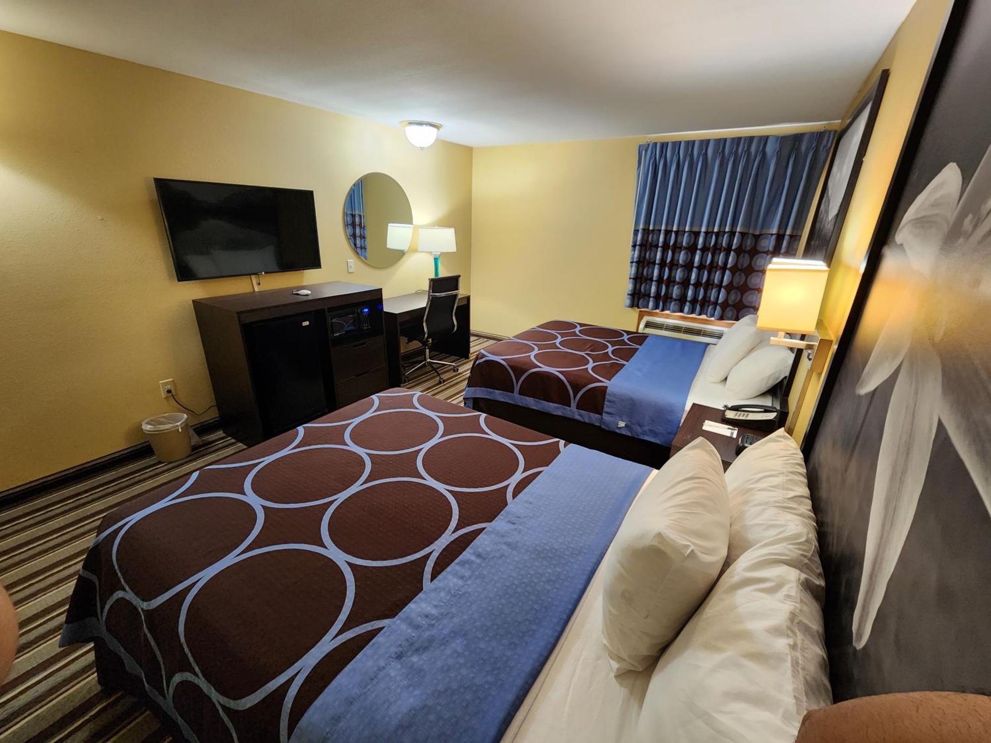 Super 8 By Wyndham Pine Bluff Hotel Buitenkant foto