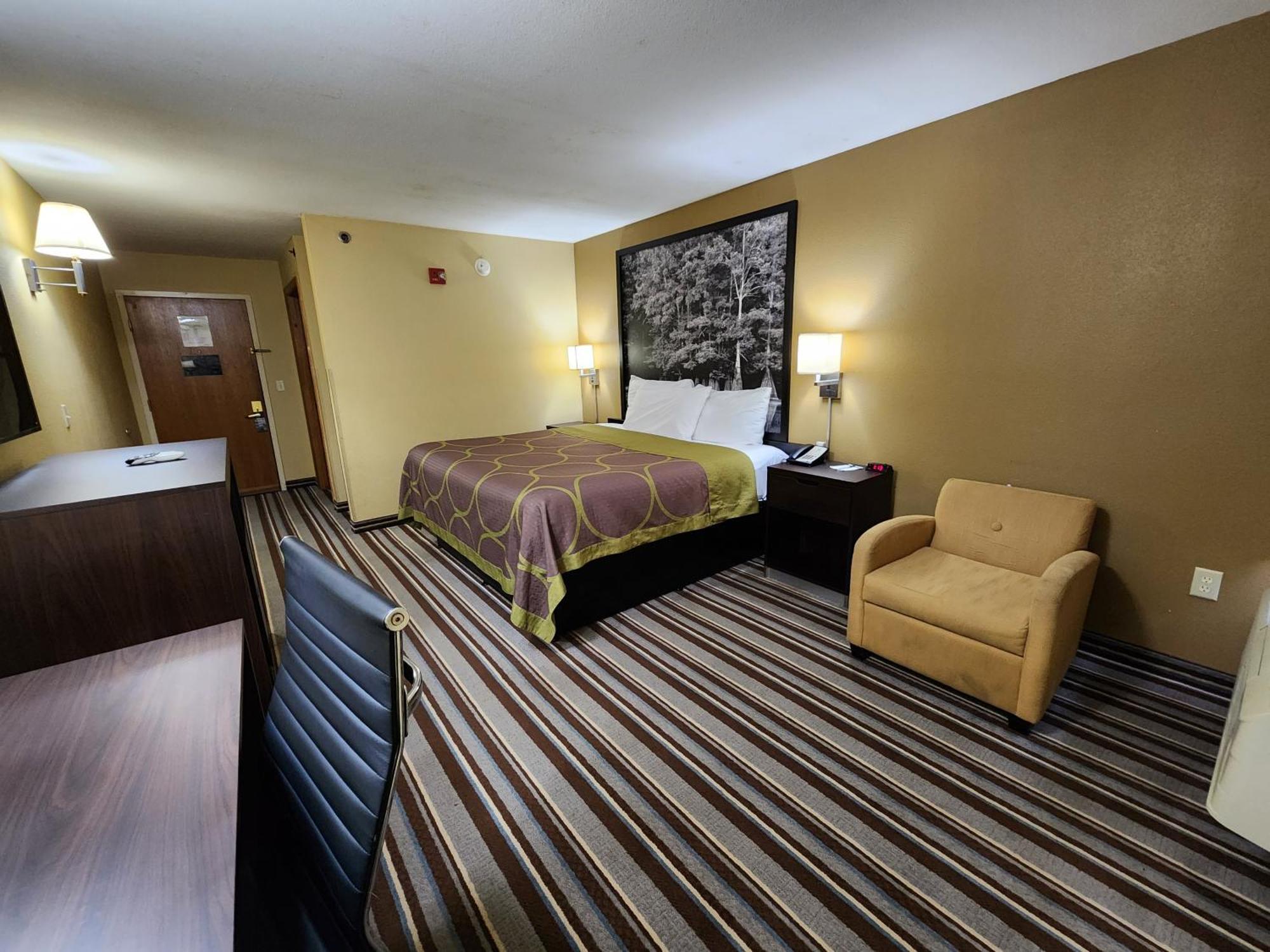 Super 8 By Wyndham Pine Bluff Hotel Buitenkant foto