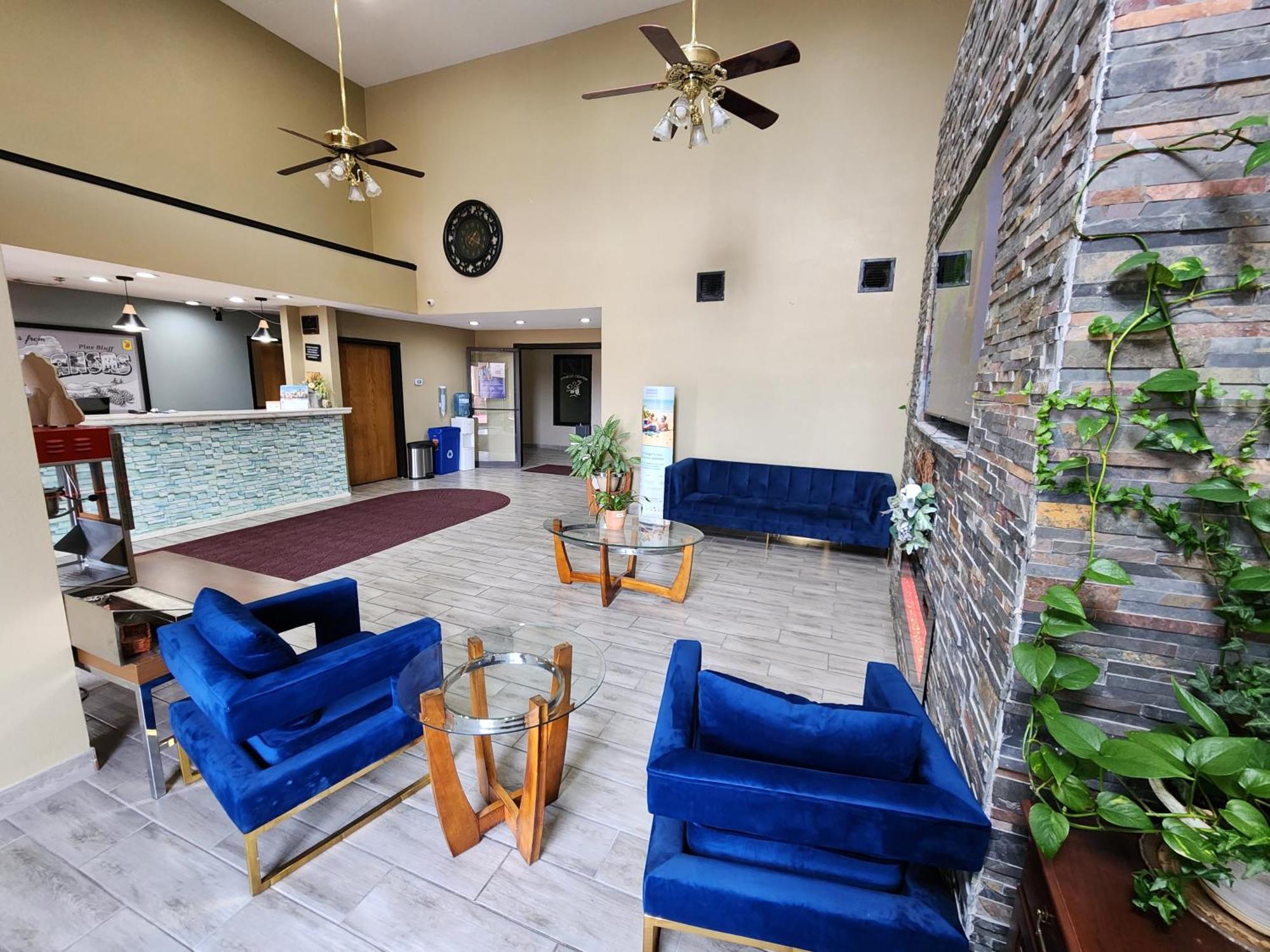 Super 8 By Wyndham Pine Bluff Hotel Buitenkant foto
